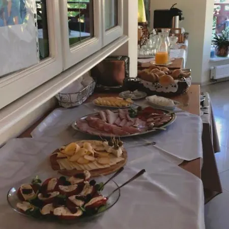 Pod Stara Skocznia Alojamento de Acomodação e Pequeno-almoço 3*