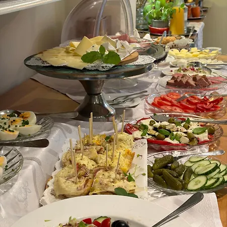 Pod Starą Skocznią Nocleg ze śniadaniem 3*