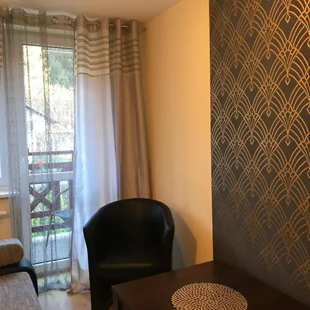 Pod Stara Skocznia Alojamento de Acomodação e Pequeno-almoço 3*